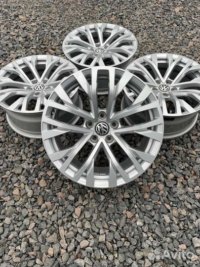 Диск литой R18PCD 5x112 ET25 DIA66.6