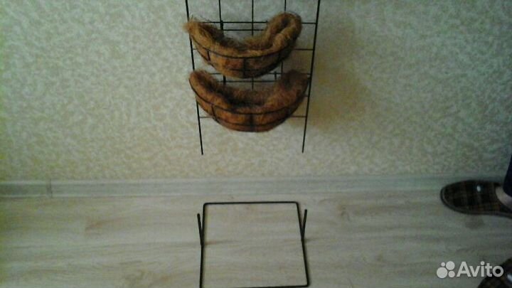 Универсальная металлическая подставка