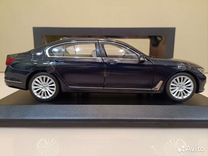 Bmw 7 Series 750Li G11/G12 (15-19г.) Синий 1:18