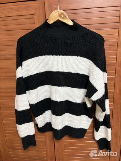 Свитер женский