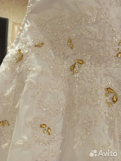 Свадебное платье 46 48 бу