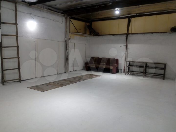 Гараж, > 30 м²