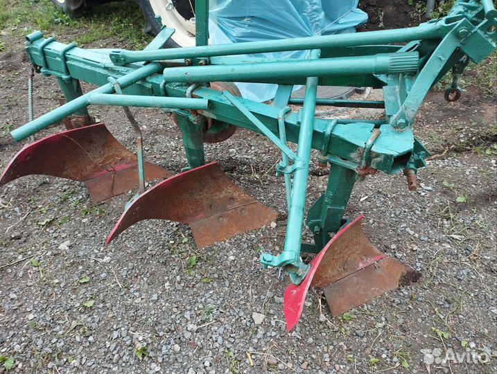 Плуг на минитрактор