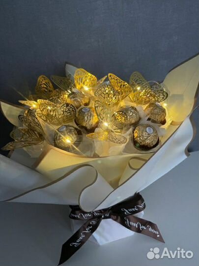 Светящийся букет из конфет Ferrero rocher