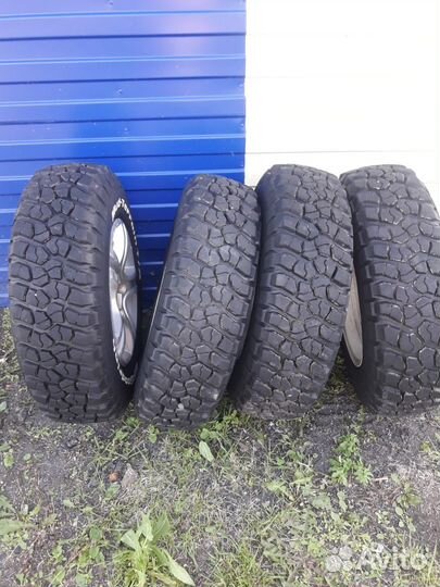 Bfgoodrich Mud-Terrain T/A KM2 225/75 R16