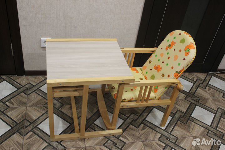 Стол и стульчик для кормления
