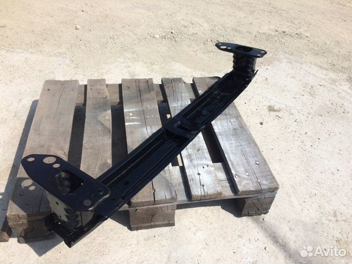 Панель крепления радиатора в сборе 64101-4L000