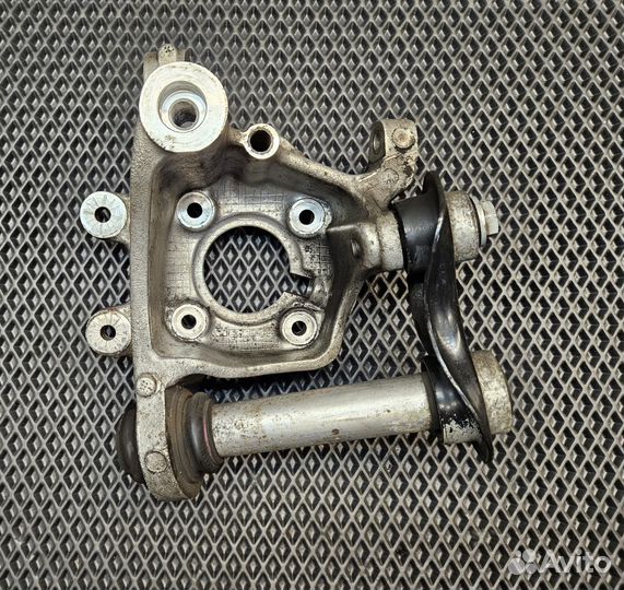 Кулак задний левый BMW E39