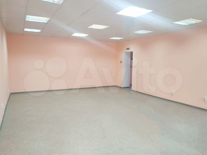 Офис, студия, салон 55 м²