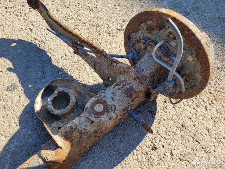 Балка задняя на Mazda MPV