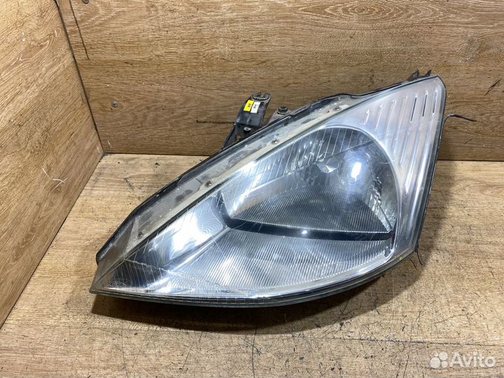 Фара передняя левая Ford Focus 1 дорест 141845
