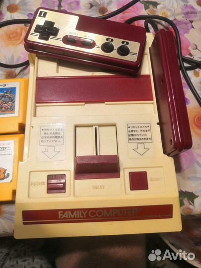 Nintendo Famicom и оригинальные картриджи
