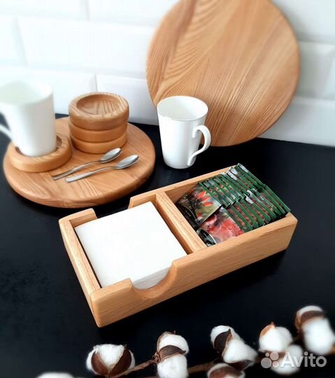 Деревянная салфетница