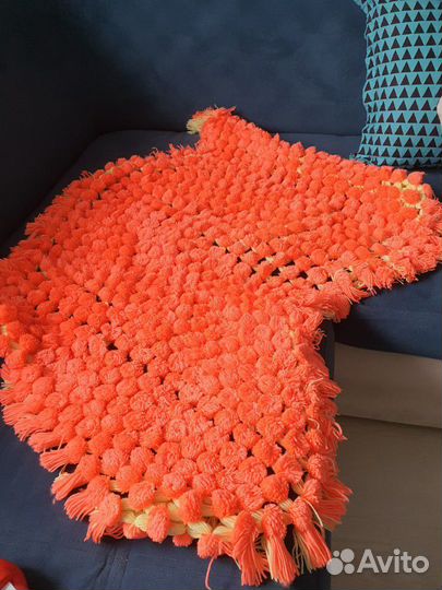 Плед из помпонов