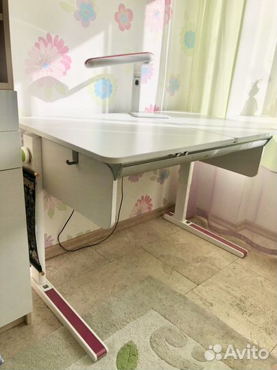 Растущая парта moll