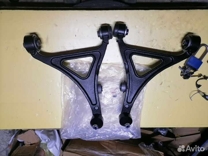 Рычаги перед нижние AWD Chrysler 300c