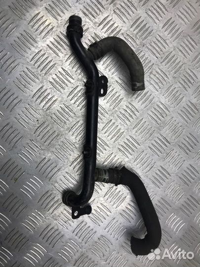 Патрубок системы охлаждения Audi A6 C6 2.0 2008