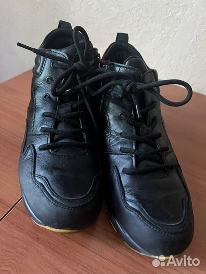 Кроссовки зимние размер 38