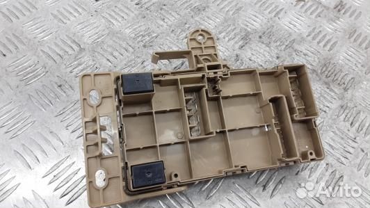 Блок предохранителей subaru tribeca B9 (83F06M101)