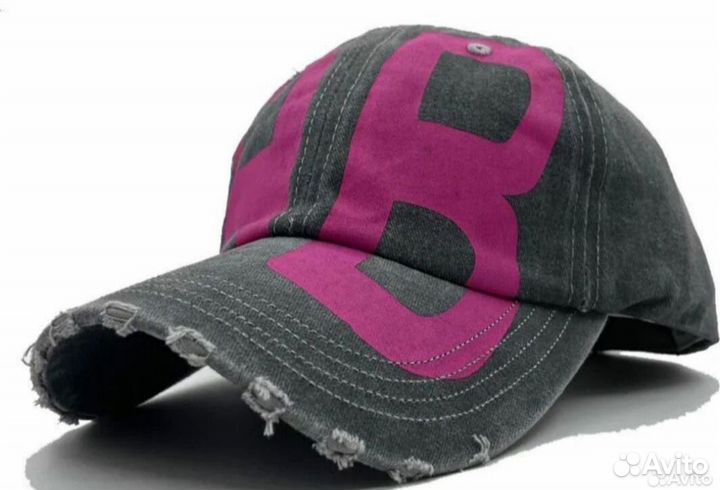 Кепка, панама Balenciaga, Kangol, Prada