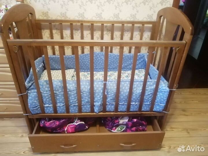 Детская кроватка