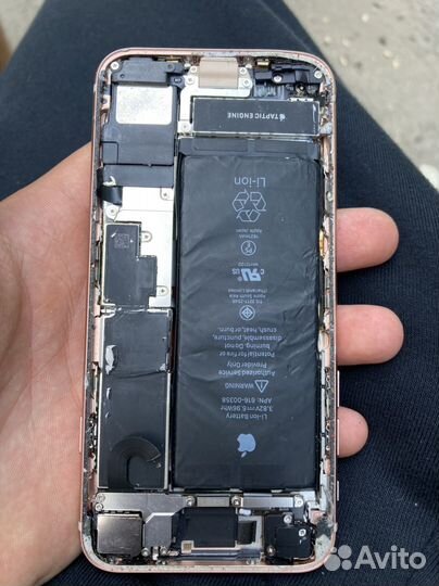 Телефон iPhone 8