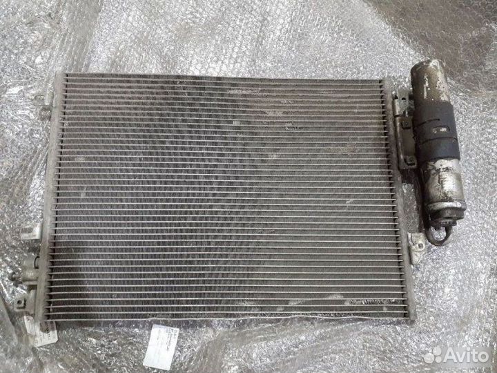 Радиатор кондиционера Renault Logan