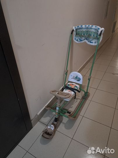 Детский снегокат с родительской ручкой