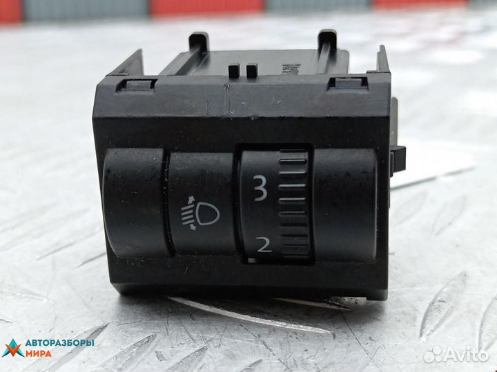 Кнопка корректора фар Skoda Rapid 2015