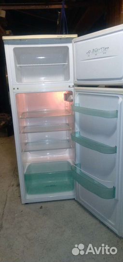 Холодильник бу снайге