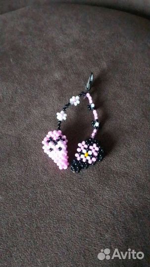 Брелок из бисера с hello kitty