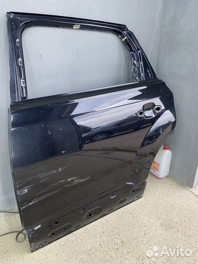 Задняя левая дверь Audi Q7