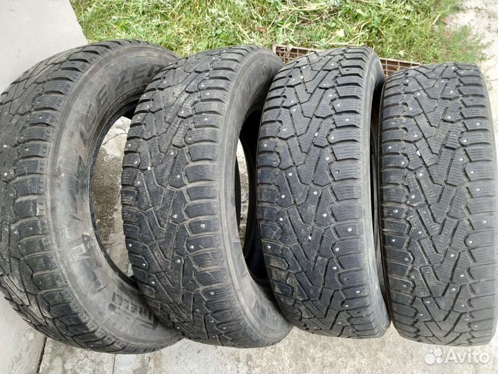 Pirelli Ice Zero 215/70 R16 104T