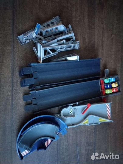 Гоночный трек с машинками