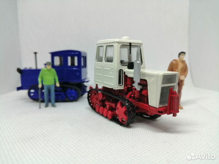 Модель Гусеничный трактор «Т-54В»