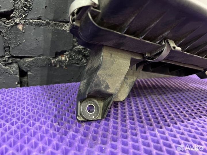 Корпус воздушного фильтра Mitsubishi Outlander