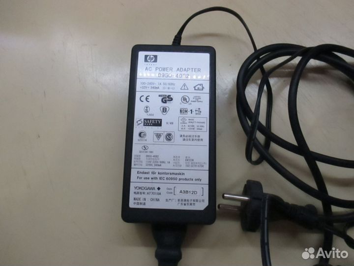 Сетевой адаптер выход 32 В - 940 мА