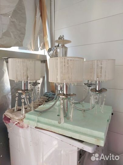 Продам люстру