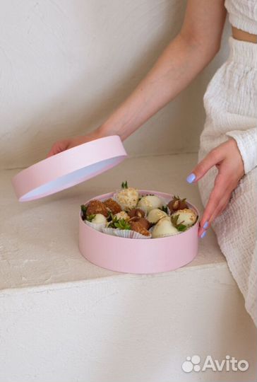 Боксы из клубники в шоколаде