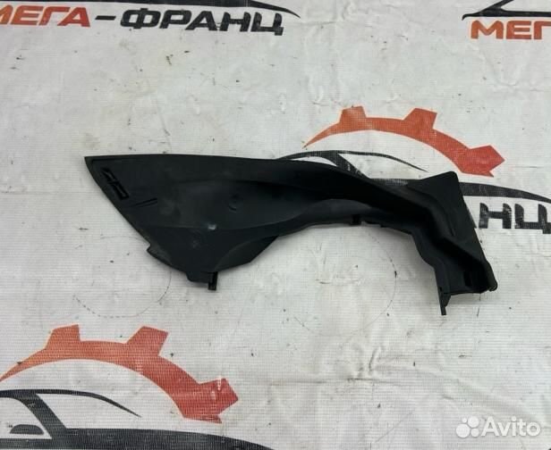 Уголок жабо правый Citroen C4 хэтчбек 5FW (EP6)