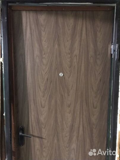 Дверь входная металлическая