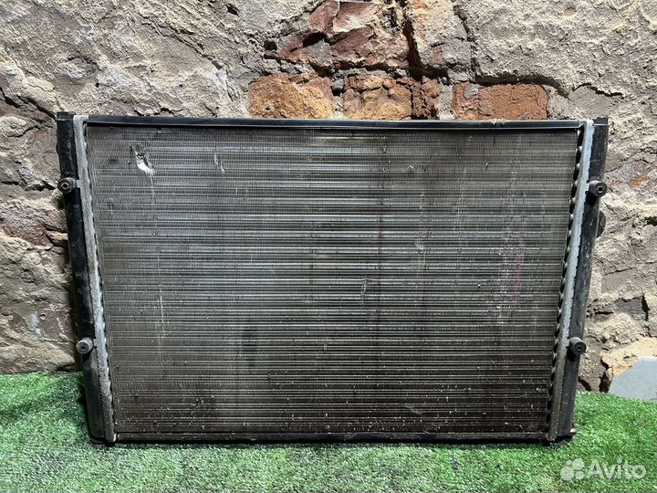 Радиатор основной передний Vw Passat B4 1993-1996