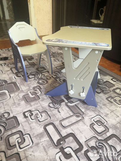 Детский стол и стул