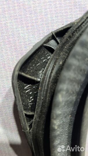 Уплотнитель проема двери зад nissan teana J32 Прав