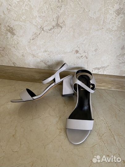 Босоножки женские 39 размер