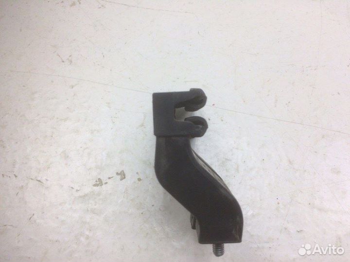 Направляющая стекла передняя правая Kia Ceed JD