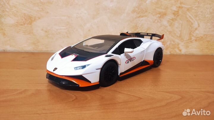 Lamborghini Huracan STO 1:24