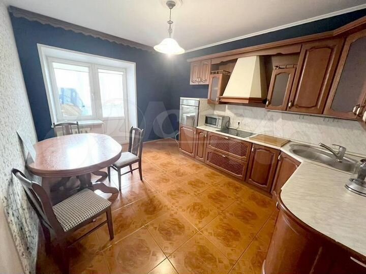 2-к. квартира, 74 м², 3/9 эт.