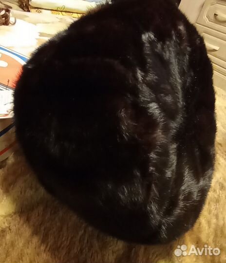 Женские меховые шапки