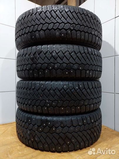 Gislaved Nord Frost 200 SUV 215/65 R16 102T